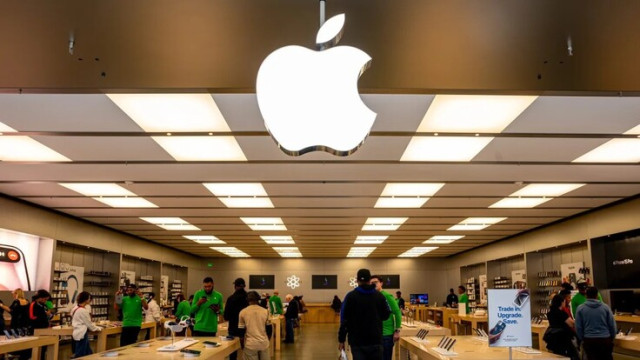 A picture of the Apple Store at Towson Town Center Mall in Maryland
